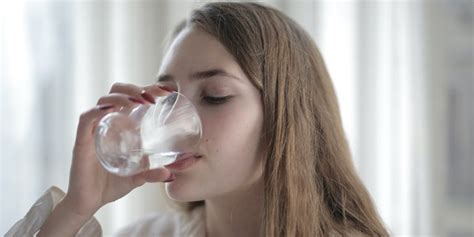 11 Manfaat Minum Air Hangat Di Pagi Hari Salah Satunya Untuk Detoks Racun Saluran Pencernaan