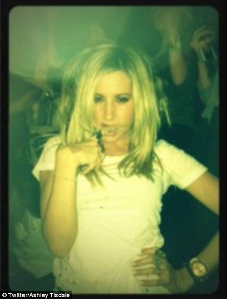 Ashley Tisdale Tweets Sexy Pics Of Herself Dancing Daily Mail Online