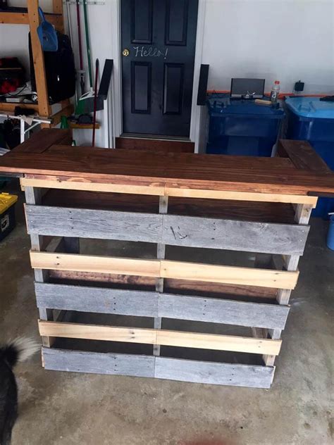 Build A Pallet Bar Step By Step Instructions Easy Pallet Ideas