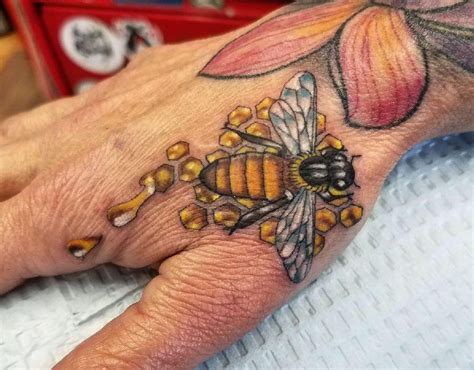Honey Bee Tattoo Love Tattoos Unique Tattoos Beautiful Tattoos Body Art Tattoos Hand Tattoos