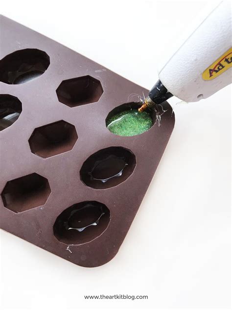 Diy Hot Glue Push Pins {easy Hot Glue Gun Craft} The Art Kit