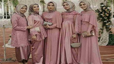 30 baju kondangan couple modern kekinian terbaru 2019 mode abaya kebaya muslim kemeja from i.pinimg.com. Model Baju Kondangan 2020 : Siap Tampil Cantik Dengan ...