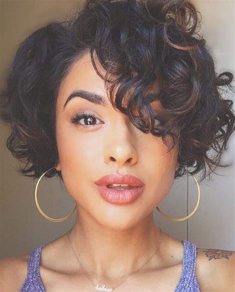 She is very elegant and attractive, suitable for girls, as with straight thick hair, and with curly. 28 Curly Pixie Cuts That Are Perfect for Fall 2017 - Glamour