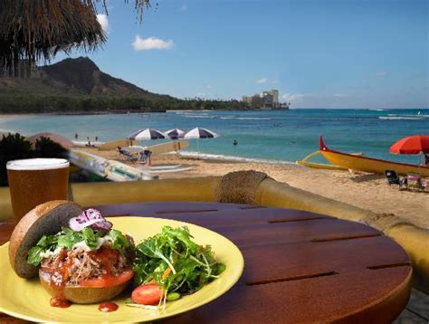 Beautiful And Very Busy Beach Bar And Restaurant Dukes Waikiki