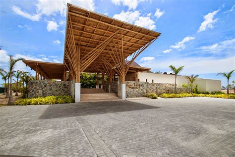 Sebagai sebuah perlindungan desain pagar besi minimalis 30 desain pagar besi minimalis terbaru 2021 paling keren. Gambar Desain Rumah Bambu Minimalis Sederhana Terbaru ...
