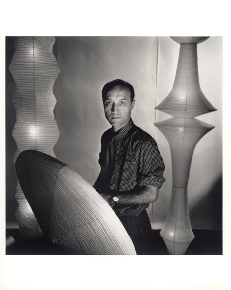 Entre Design Et Sculpture Lœuvre Poétique Disamu Noguchi Exposée Au