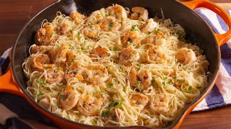 This garlic shrimp scampi pasta is so simple and delicious, you won't believe it only takes 25 minutes to make! Shrimp,Garlic,Wine,Cream Sauce For Pasta - Creamy Lemon ...