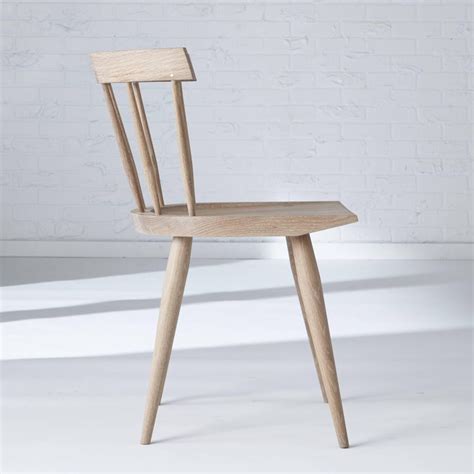 The windsor is an enduring (and comfortable) english design classic perfect for that cosy rustic / farmhouse look. Modern Windsor Dining Chair For Sale at 1stdibs