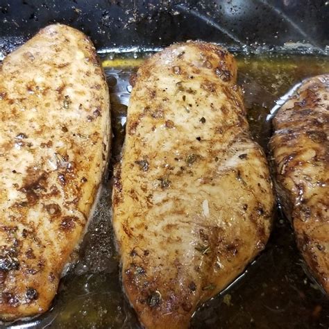 Marinated in balsamic vinegar, honey with fresh herbs and garlic, this chicken is tender, juicy this balsamic marinade is one of my favorites when it comes to imparting flavor into the chicken. Balsamic Chicken Marinade