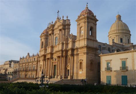 With delightful interactions, powerful editing tools, and a beautiful design, noto helps you capture the best of your everyday life. NOTO foto della città di Noto in Sicilia