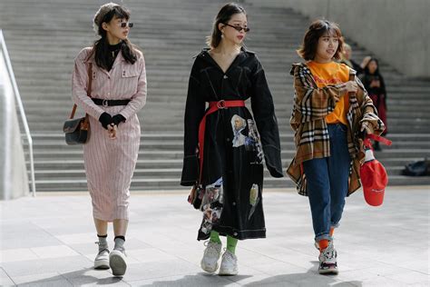 The Best Street Style From Seoul Fashion Week Spring 2019 Korean Street Fashion Seoul Fashion