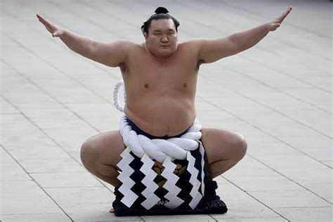 Photos Sumo Grand Champions Perform New Year Ritual In Tokyo Japan