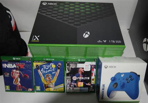 Microsoft Konzola Xbox Series X 1t 4k 120fps Slovenski športni Komplet