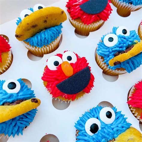 Elmo Cupcakes Cookie Monster Cupcakes Elmo And Cookie Monster Sesame