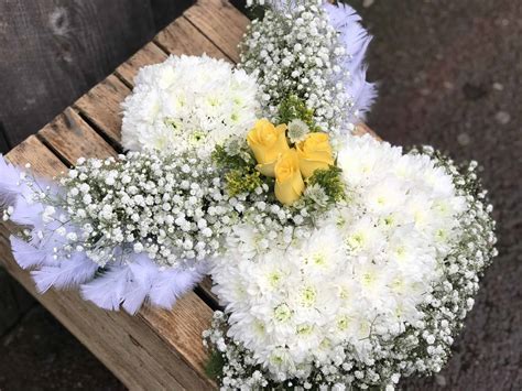 Bespoke Funeral Tributes Vinetta Flower Gallery Maidstone Kent