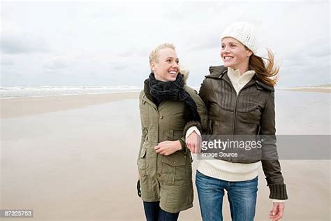 lesbians beach fotografías e imágenes de stock getty images