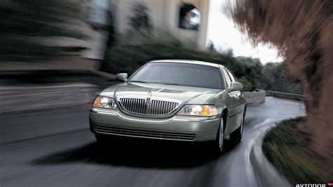 New Car Lincoln Town Car Wallpapers And Images Wallpapers Pictures