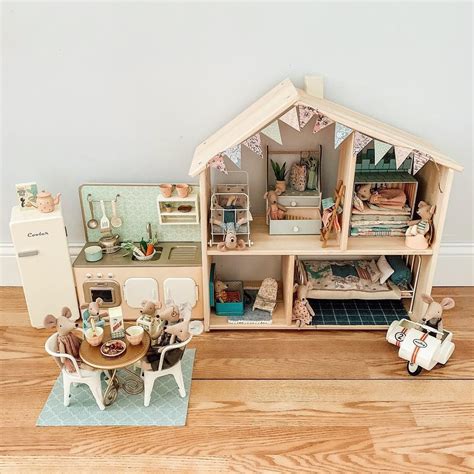 16 Incredibly Tricked Out Ikea Flisat Dollhouses Hunker Ikea
