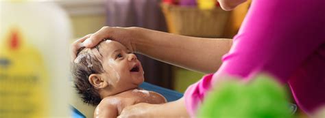 You need to keep several things ready before you bathe your baby. Newborn baby massage and bath Indian style in Bangalore ...
