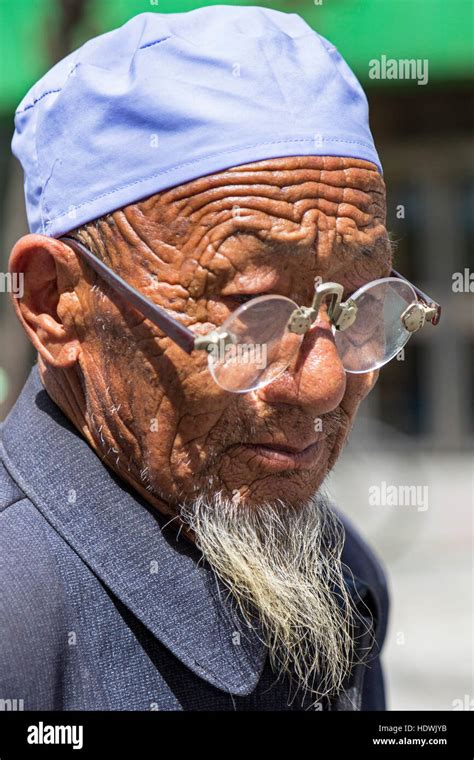 Old Chinese Man Beard Hi Res Stock Photography And Images Alamy