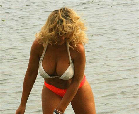 Kierston Wareing Strips Off At The Beach Daily Star