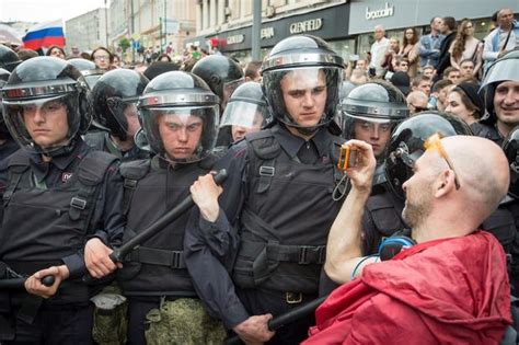 Opposition Leader Hundreds Arrested In Russia Protests Pictures