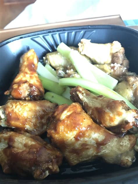 Gecko's Hillview - Sarasota Wings News & Reviews