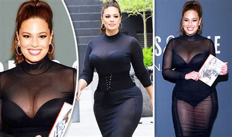 Ashley Graham Shows Off Maximum Cleavage And Sexy Hourglass Figure