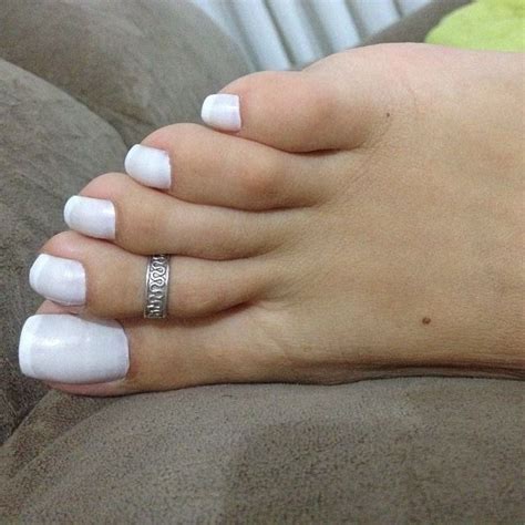 pies hermosos feet nails long toenails duck feet nails