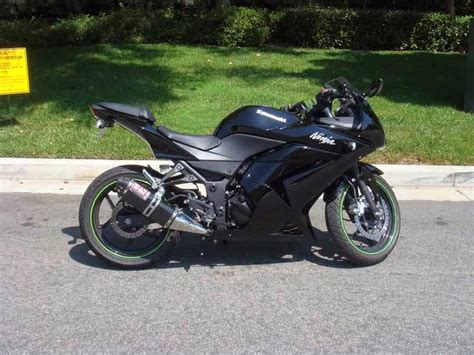 Модель бюджетного спортивного мотоцикла kawasaki ninja 250r появилась в 2008 году, придя на смену kawasaki zzr 250. Hd Wallpapers Blog: Kawasaki Ninja 250r Black