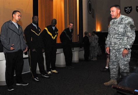 Thunderbolt Soldiers Try New Pt Uniform Article The