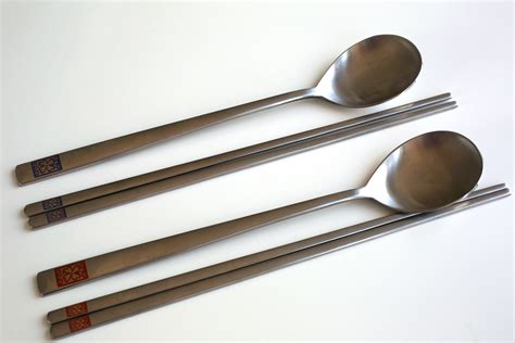 Here you may to know how to hold chopsticks korean style. Korean cooking kitchenware: Stainless steel chopsticks - Maangchi.com