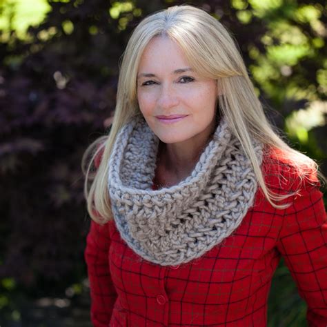 Loom Knit Cowl Pattern, Chunky Lace Cowl Pattern | This Moment is Good