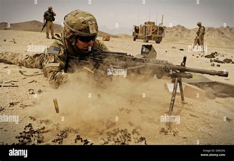 Soldier Firing Machine Gun Hi Res Stock Photography And Images Alamy