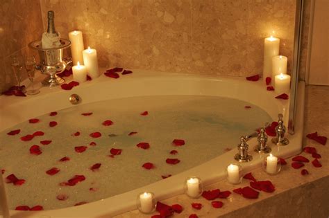Check out the wide range of accommodation options at minimum prices. Pin by Carson on Romantic bubble bath in 2020 | Romantic ...