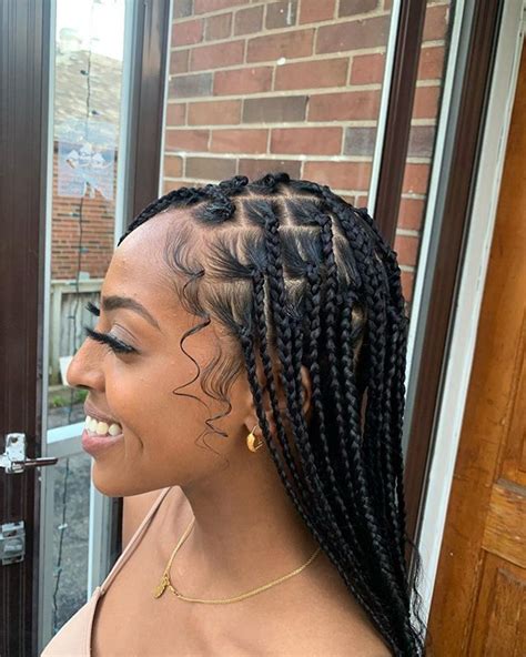 Not only do they look effortlessly cool, but they are also versatile, flattering, and protective, doing less damage to your hair than traditional box braids. Ez Braid Braiding Hair Pre Stretched | Box braids styling ...