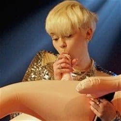 Miley Cyrus Performs Fellatio And Rides A Sex Toy On Stage