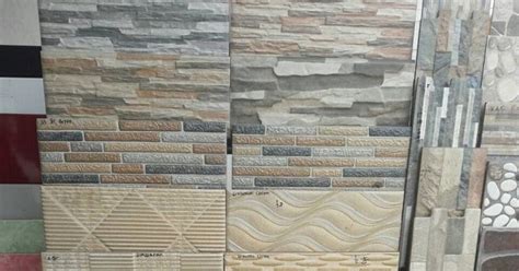Batu alam dipakai untuk dikombinasikan dengan tembok. 29+ Motif Keramik Untuk Tiang Rumah Teras, Info Terkini!