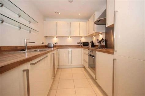 Bournemouth 2 bedroom flat to rent. Honeycombe Chine Bournemouth 2 bedroom Flat to rent BH5