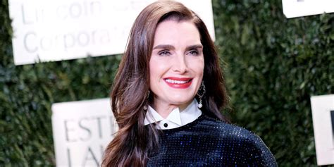 Brooke Shields Uses The True Botanicals Ginger Turmeric Cleansing Balm