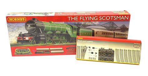Hornby 00 Gauge Flying Scotsman Electric Train Set With Class A3 4