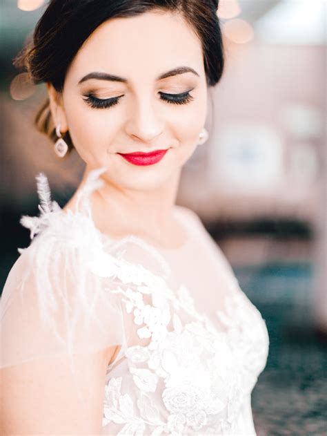 Your Wedding Hair And Makeup Questions Answered By The Expert — Little