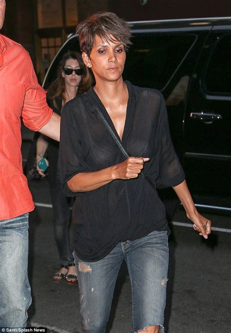 Halle Berry Flashes Her Bra Under Sheer Black Top Halle Berry Style Celebrities Female Halle