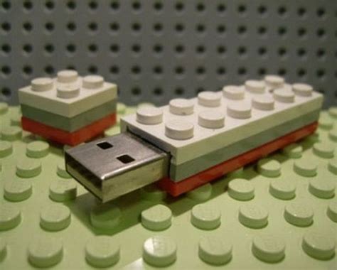 52 Cool USB Flash Drives - FunCage