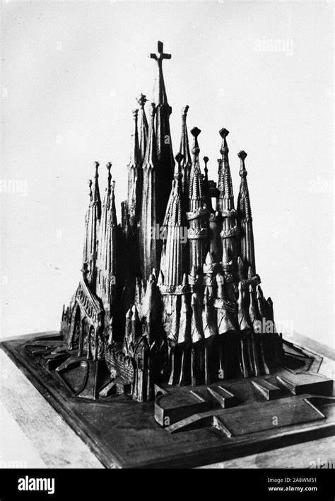 Modelo De Gaudí De La Sagrada Familia Completa Autor Antoni Gaudí