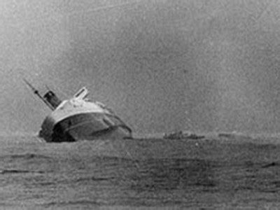 At that time, it was common that passenger ships pass each other at close range to entertain their passengers. Stories from the past