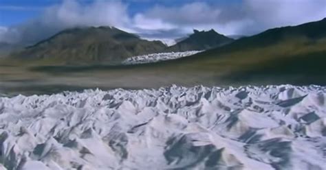 Peta ini juga membantu menjelaskan rangkaian gunung berapi di new zealand selama masa ini, lempeng pasifik yakni lempeng tektonik terbesar di dunia diyakini telah tenggelam di bawah kerak benua zandia. Daftar Dataran Tinggi di Dunia Berdasarkan Letak Benua ...