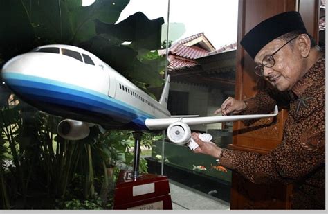 Profil Dan Biografi B J Habibie Berbagaireviews Com