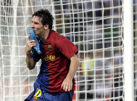Messi Celebra El Segundo Gol Besando Su Bota Deportes El PaÍs