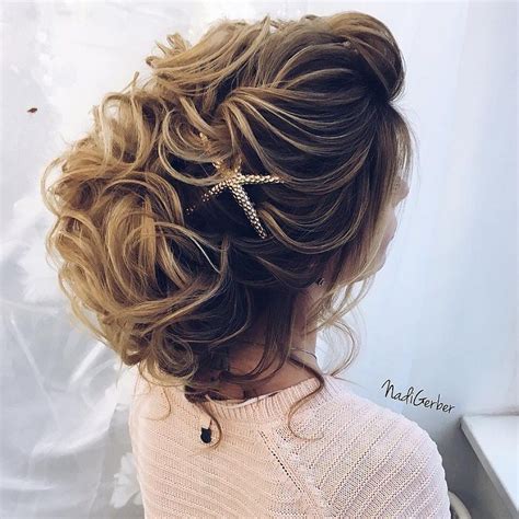 Elegant updos for curly hair. Beautiful updo beach wedding hairstyle for romantic beach ...